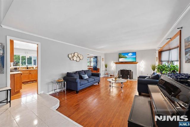 136 Van Buskirk Road, Teaneck, NJ 07666