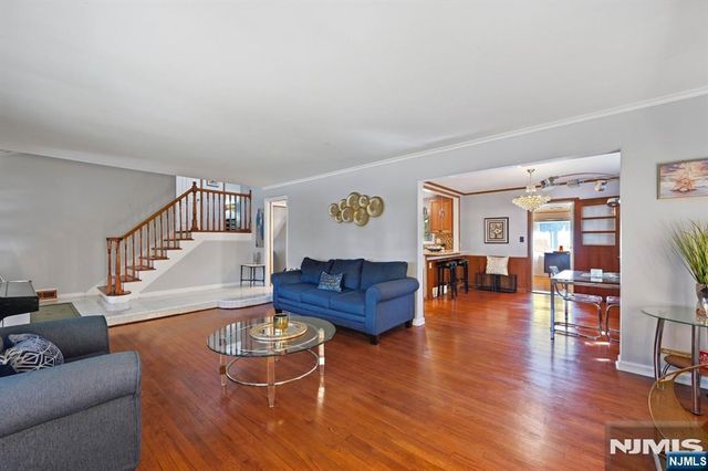 136 Van Buskirk Road, Teaneck, NJ 07666