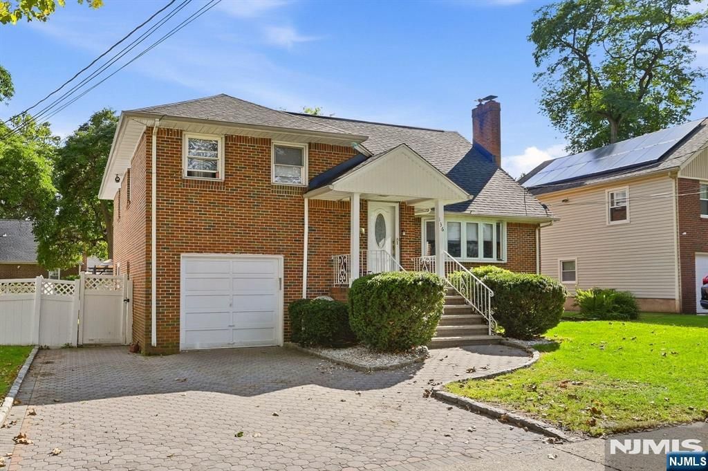 136 Van Buskirk Road, Teaneck, NJ 07666