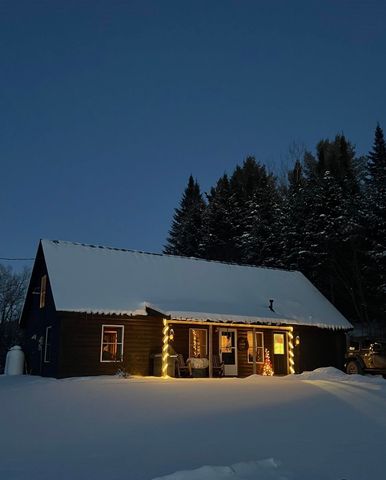 33 Timberland Road, Pittsburg, NH 03592