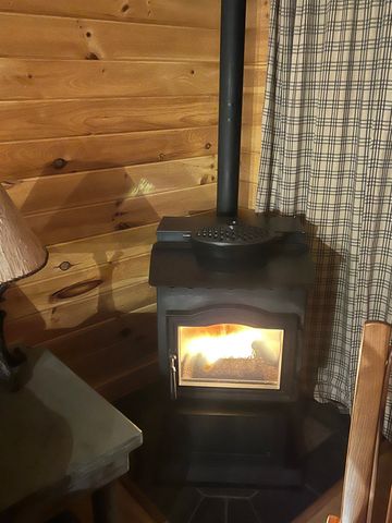 33 Timberland Road, Pittsburg, NH 03592