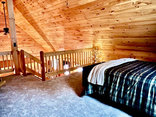 33 Timberland Road, Pittsburg, NH 03592