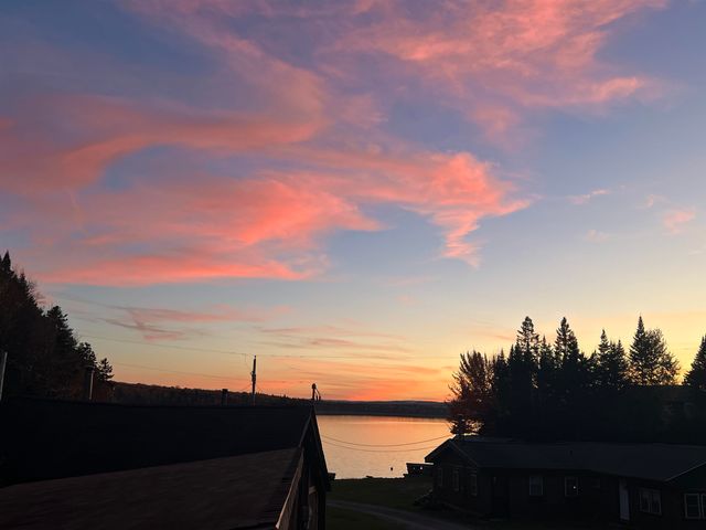 33 Timberland Road, Pittsburg, NH 03592