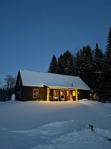 33 Timberland Road, Pittsburg, NH 03592