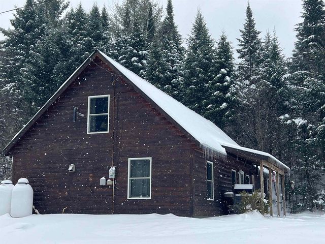 33 Timberland Road, Pittsburg, NH 03592