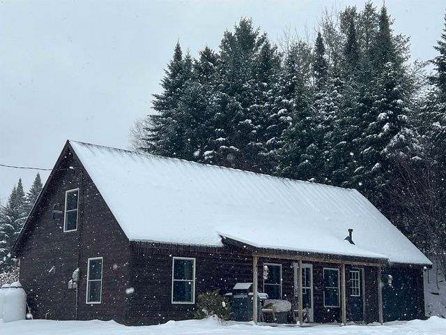 33 Timberland Road, Pittsburg, NH 03592