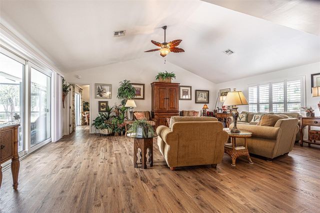 6132 SILVER OAKS DRIVE, Zephyrhills, FL 33542