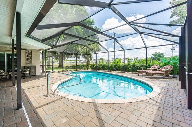 6132 SILVER OAKS DRIVE, Zephyrhills, FL 33542