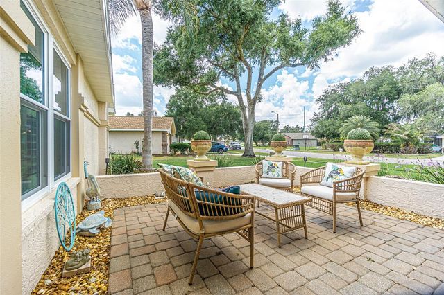 6132 SILVER OAKS DRIVE, Zephyrhills, FL 33542