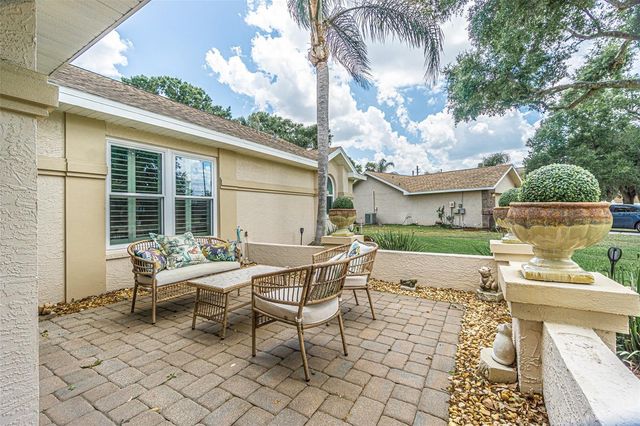 6132 SILVER OAKS DRIVE, Zephyrhills, FL 33542