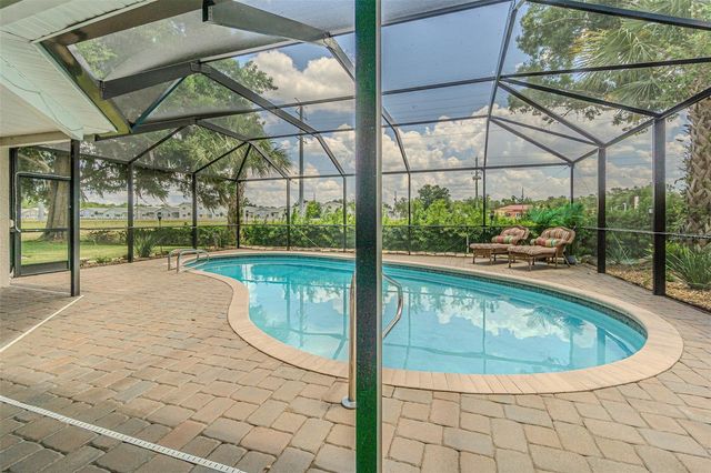 6132 SILVER OAKS DRIVE, Zephyrhills, FL 33542