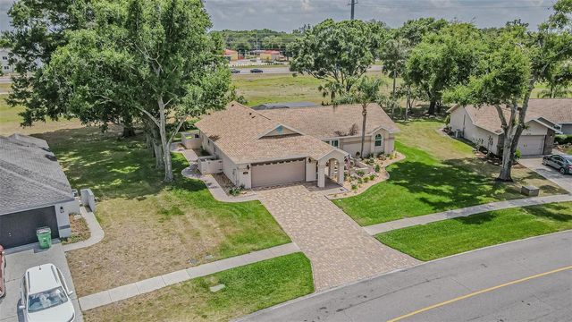 6132 SILVER OAKS DRIVE, Zephyrhills, FL 33542