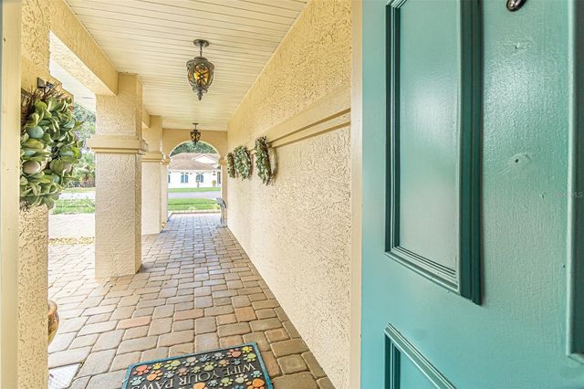 6132 SILVER OAKS DRIVE, Zephyrhills, FL 33542