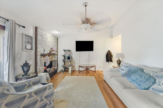 1301 Memory Lane 4924, Arlington, TX 76011