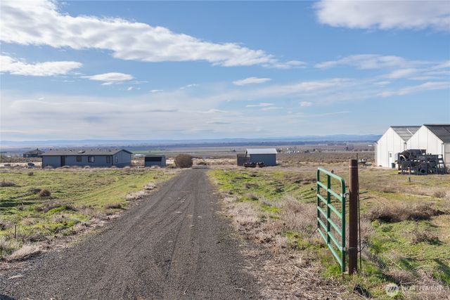 13477 Road 13 NW, Quincy, WA 98848