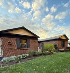 30 The Orchard, Manlius, NY 13066