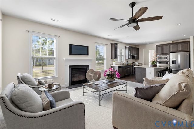 10456 Chickahominy Falls Ln, Glen Allen, VA 23059