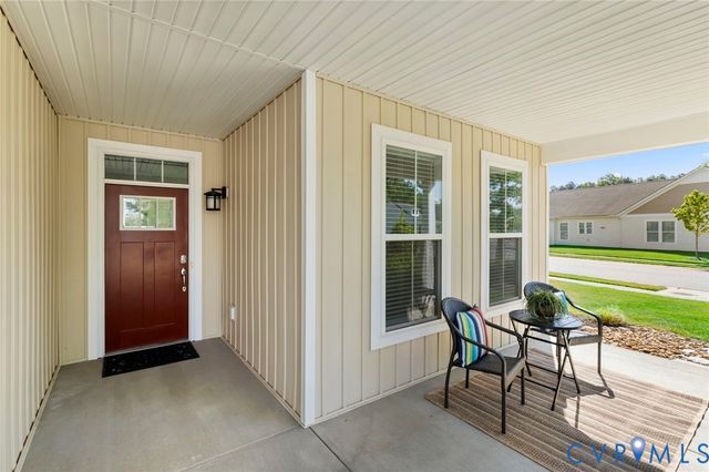 10456 Chickahominy Falls Ln, Glen Allen, VA 23059