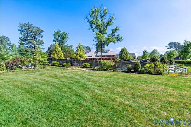 10456 Chickahominy Falls Ln, Glen Allen, VA 23059