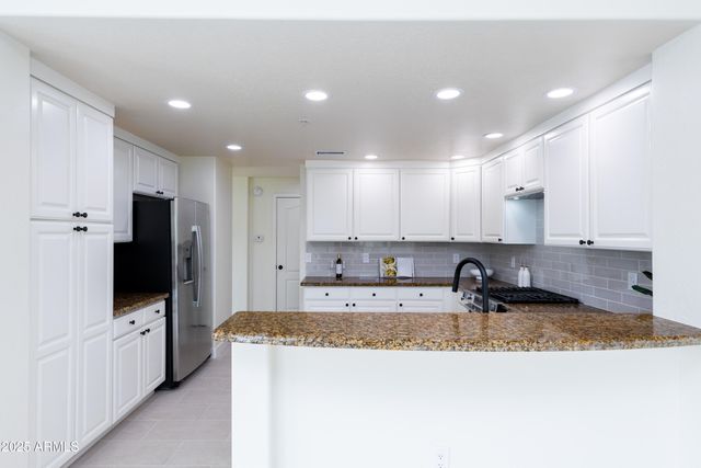 21320 N 56TH Street 2001, Phoenix, AZ 85054