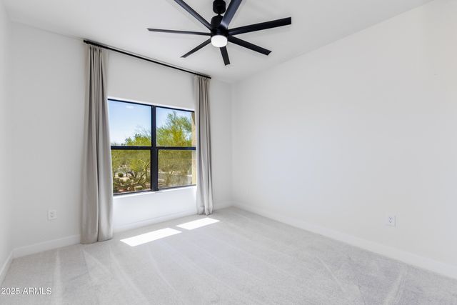 21320 N 56TH Street 2001, Phoenix, AZ 85054