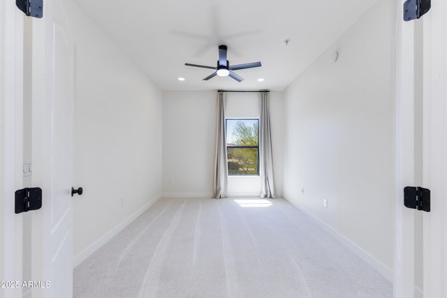 21320 N 56TH Street 2001, Phoenix, AZ 85054