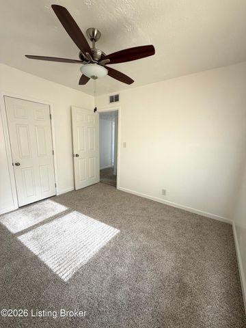 5102 Yew Ln, Louisville, KY 40213