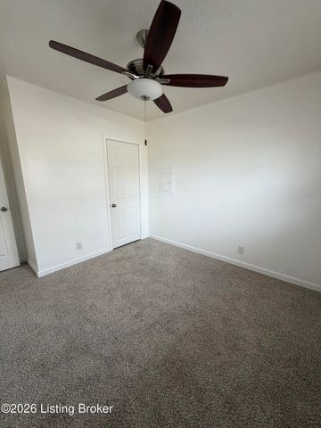 5102 Yew Ln, Louisville, KY 40213