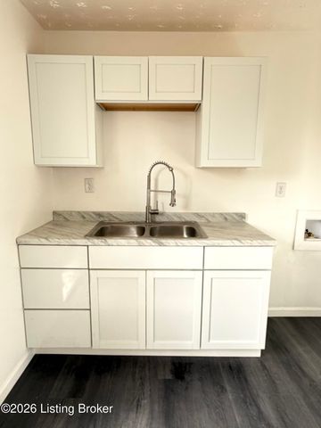 5102 Yew Ln, Louisville, KY 40213