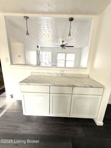 5102 Yew Ln, Louisville, KY 40213