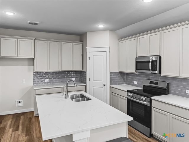916 Gray Cloud Drive, New Braunfels, TX 78130