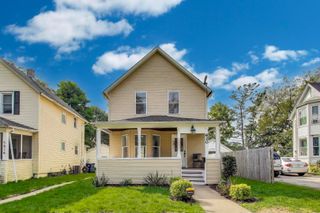 620 N POPLAR Street, Waukegan, IL 60085