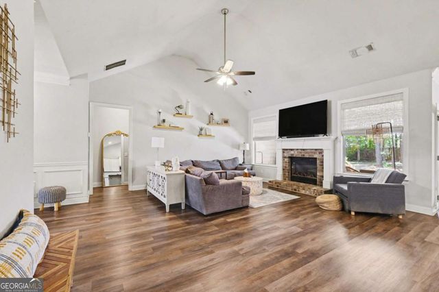 307 Fern Court, Hoschton, GA 30548