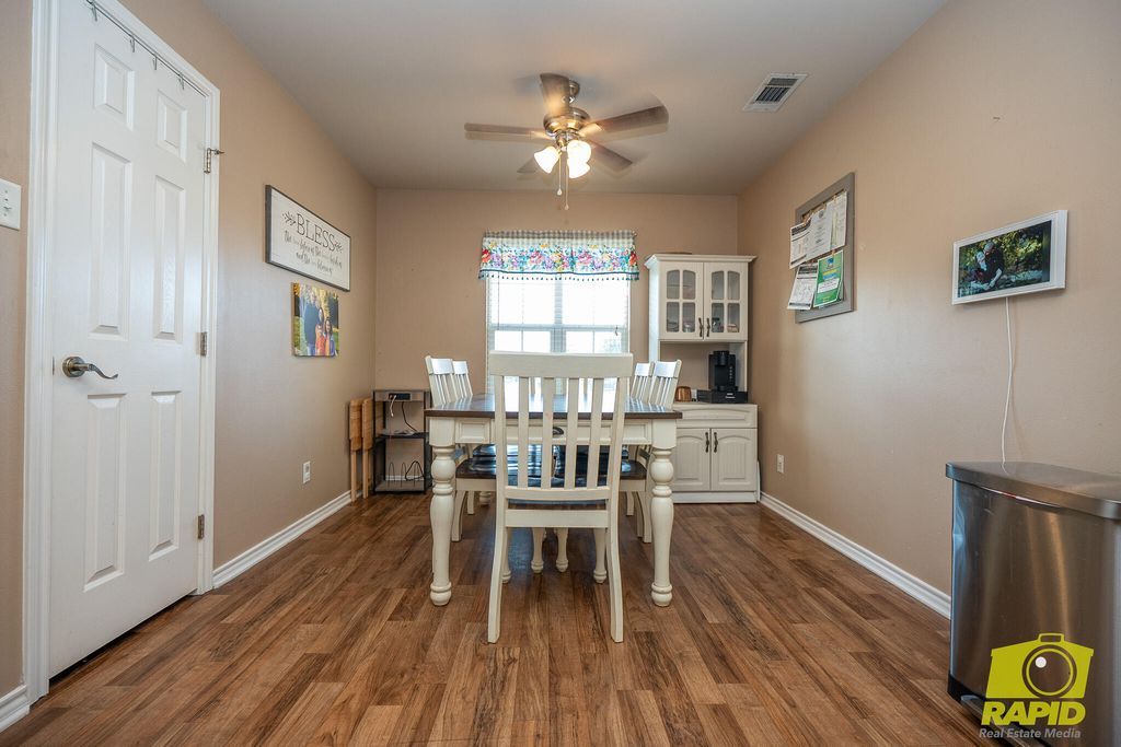 Image 11 of property listing at 614 W 25th Street, San Angelo, TX 76903