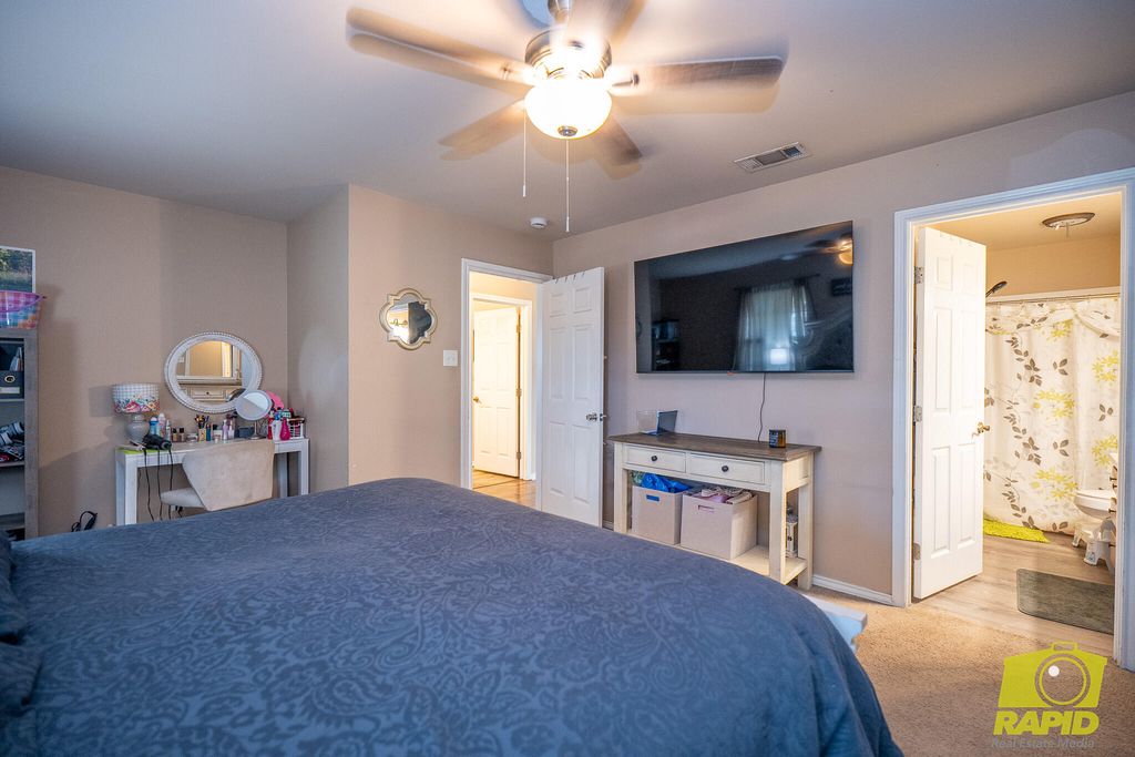 Image 14 of property listing at 614 W 25th Street, San Angelo, TX 76903
