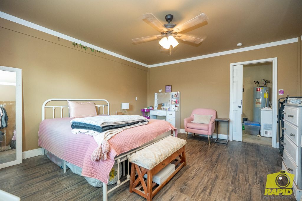 Image 22 of property listing at 614 W 25th Street, San Angelo, TX 76903