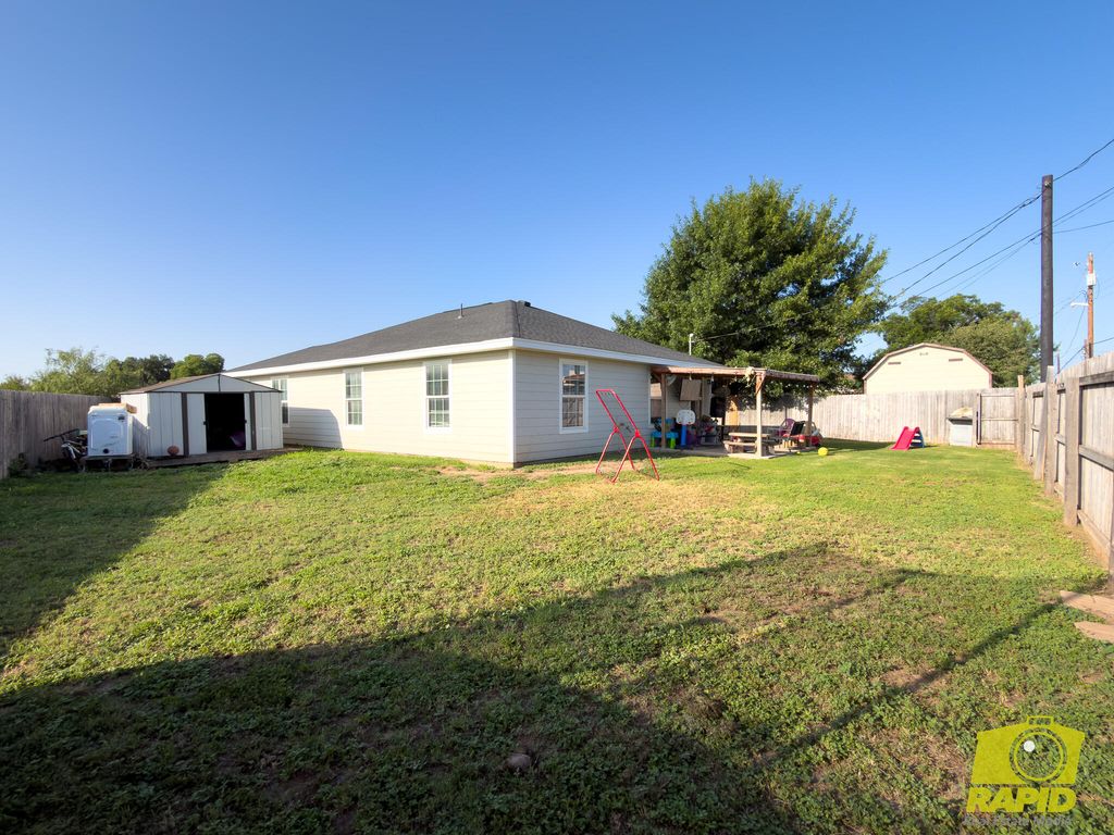 Image 26 of property listing at 614 W 25th Street, San Angelo, TX 76903