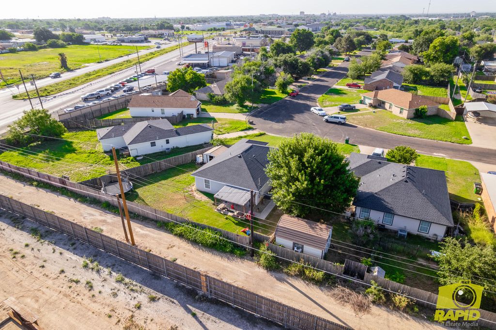 Image 29 of property listing at 614 W 25th Street, San Angelo, TX 76903