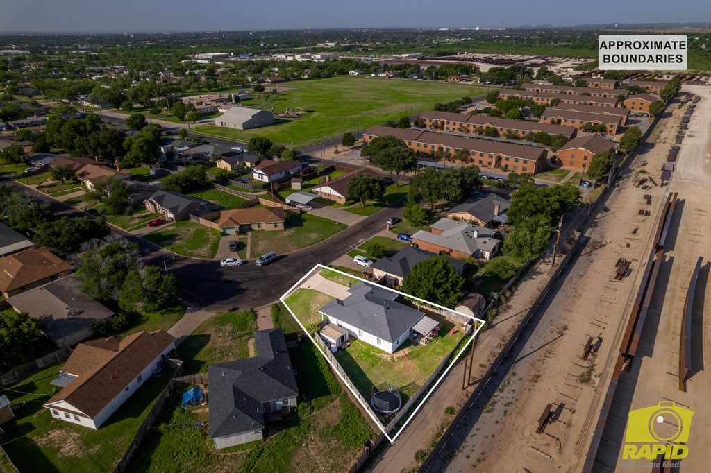 Image 35 of property listing at 614 W 25th Street, San Angelo, TX 76903