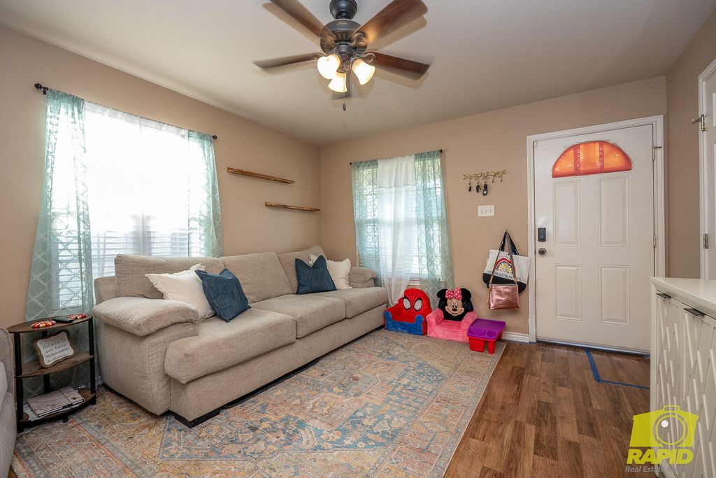 Image 6 of property listing at 614 W 25th Street, San Angelo, TX 76903