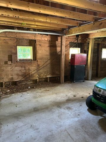 468 Podunk Road, East Brookfield, MA 01515