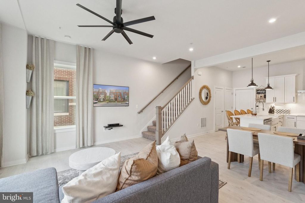 16202 CONNORS WAY #61, Rockville, MD 20855