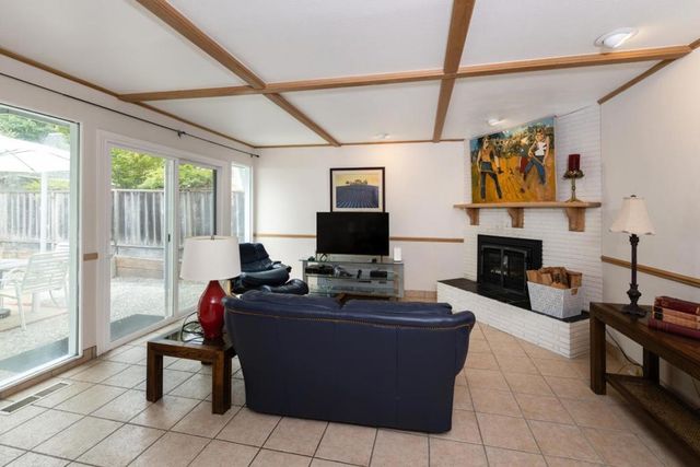 138 Woodcrest Place, Santa Cruz, CA 95065