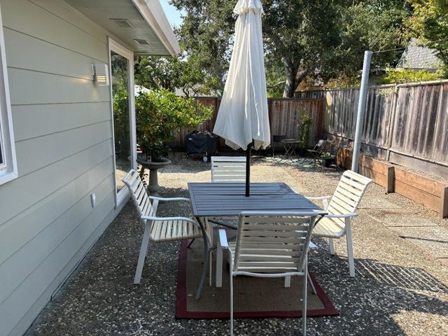 138 Woodcrest Place, Santa Cruz, CA 95065