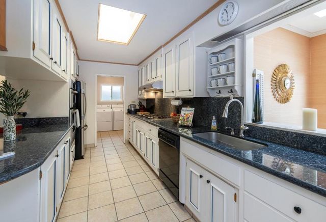 138 Woodcrest Place, Santa Cruz, CA 95065