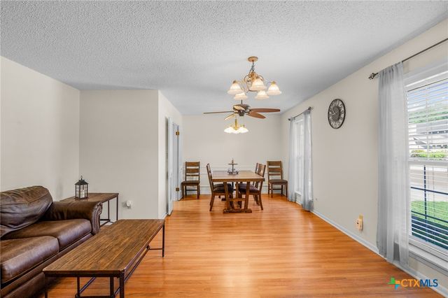 118 Berkshire Lane, Victoria, TX 77904