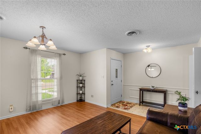 118 Berkshire Lane, Victoria, TX 77904