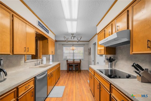 118 Berkshire Lane, Victoria, TX 77904
