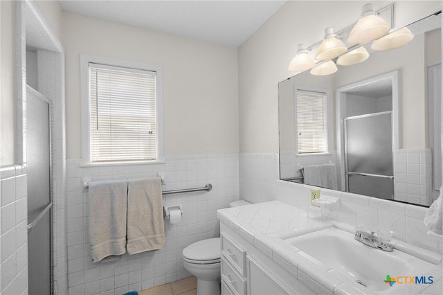 118 Berkshire Lane, Victoria, TX 77904