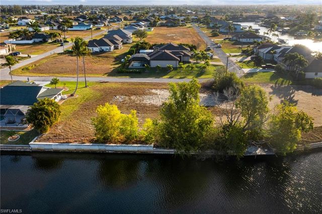 402 NW 34th PL, Cape Coral, FL 33993